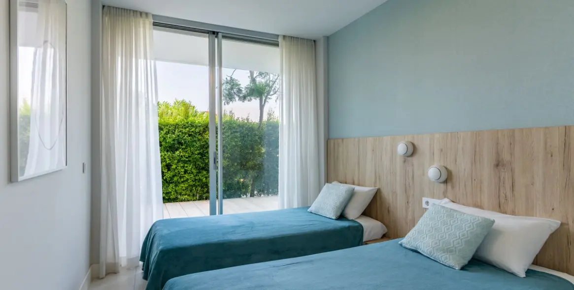 Sale of ground floor apartment in Estepona 17