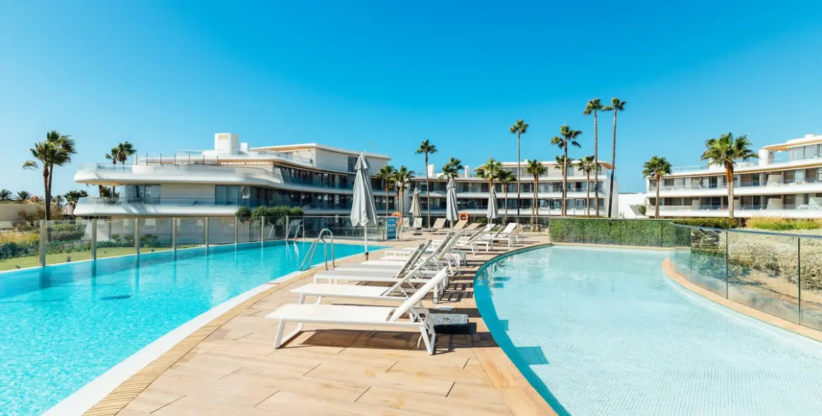 Sale of ground floor apartment in Estepona 24