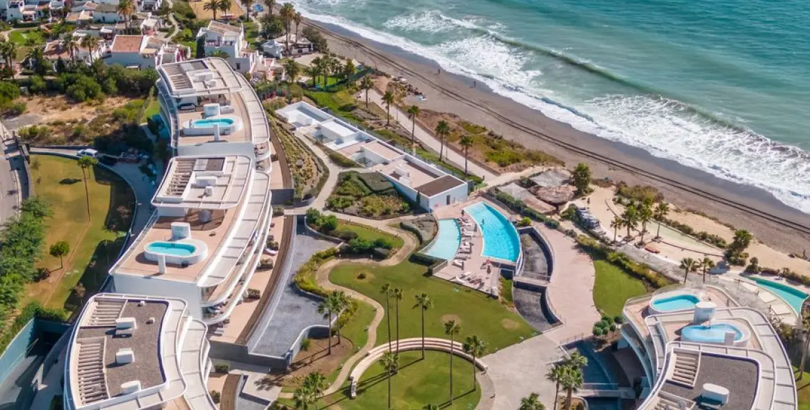 Sale of ground floor apartment in Estepona 26