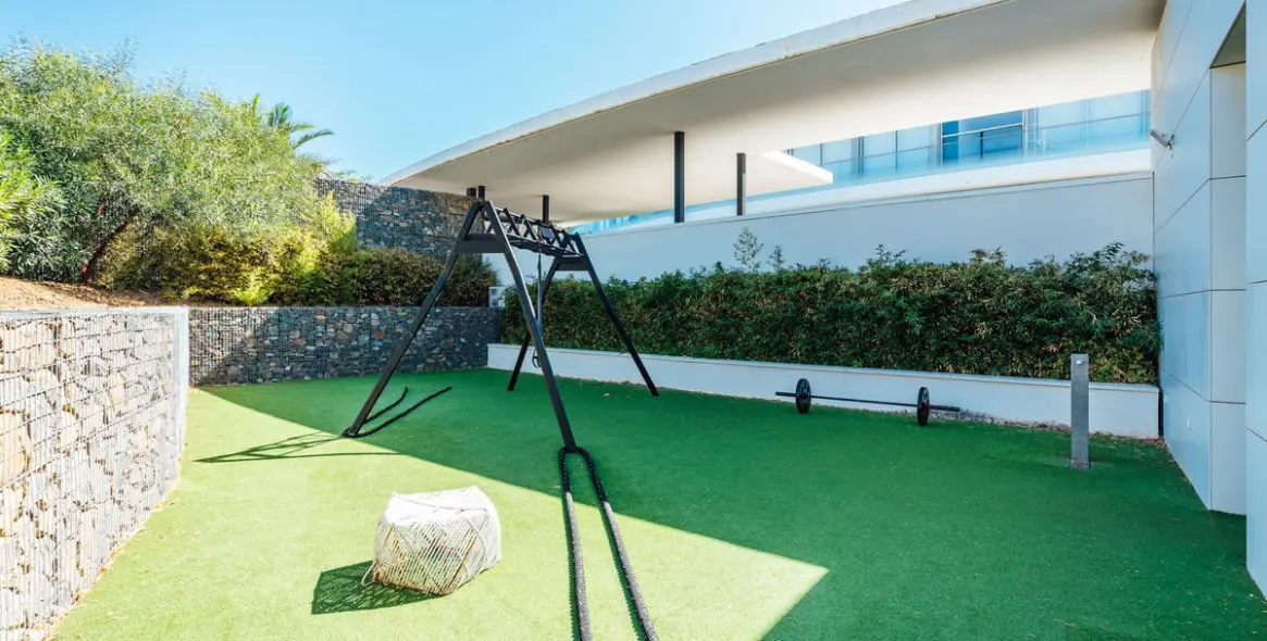 Sale of ground floor apartment in Estepona 39