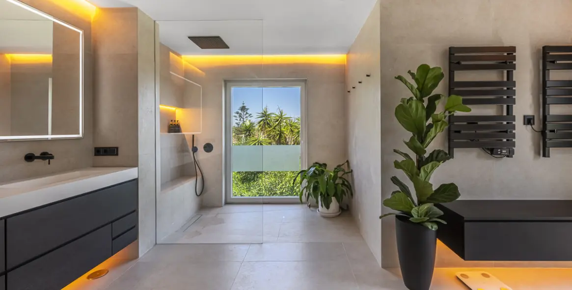 Продажа  отдельно стоящей виллы в Sotogrande 1