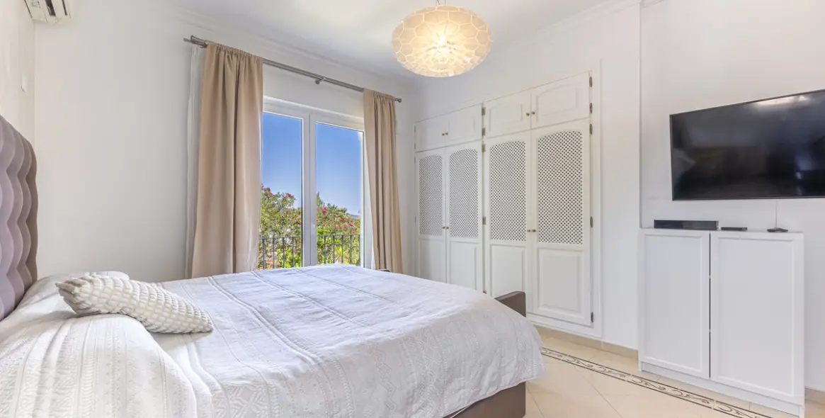 Продажа  отдельно стоящей виллы в Sotogrande 4