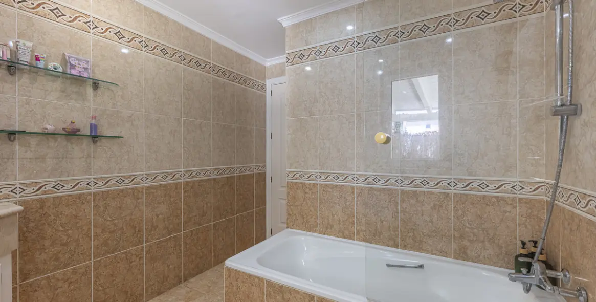 Продажа  отдельно стоящей виллы в Sotogrande 13