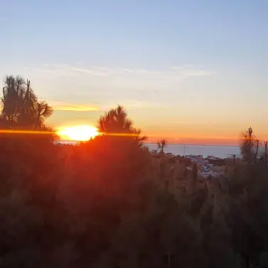 Долгосрочная аренда апартаментов на среднем этаже в Calahonda