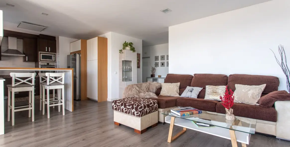 Долгосрочная аренда апартаментов на среднем этаже в Calahonda 5