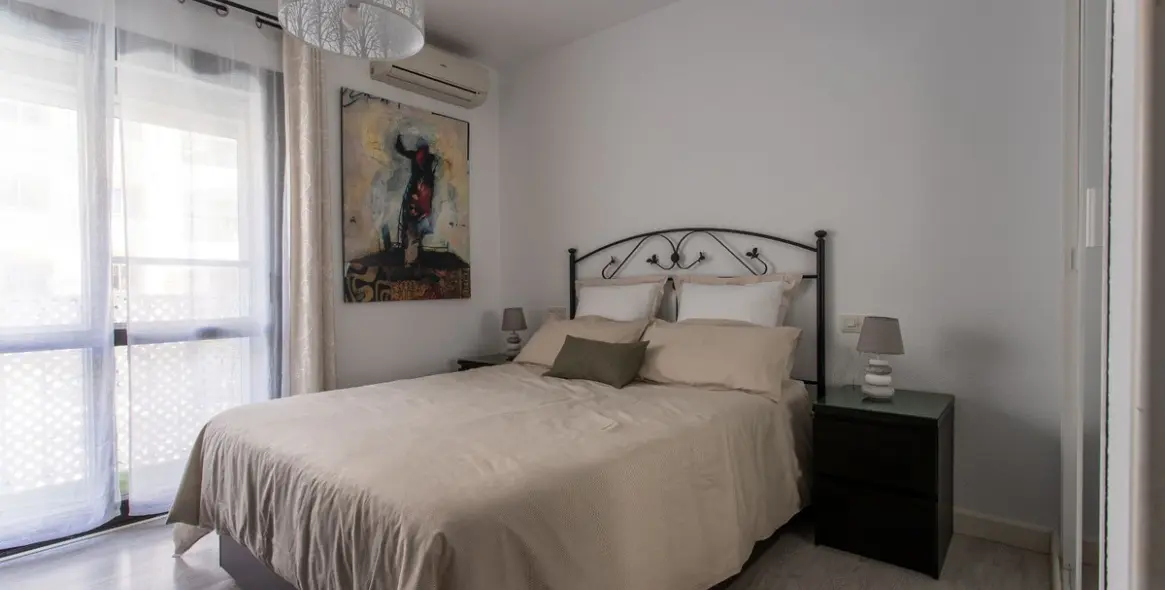 Долгосрочная аренда апартаментов на среднем этаже в Calahonda 10