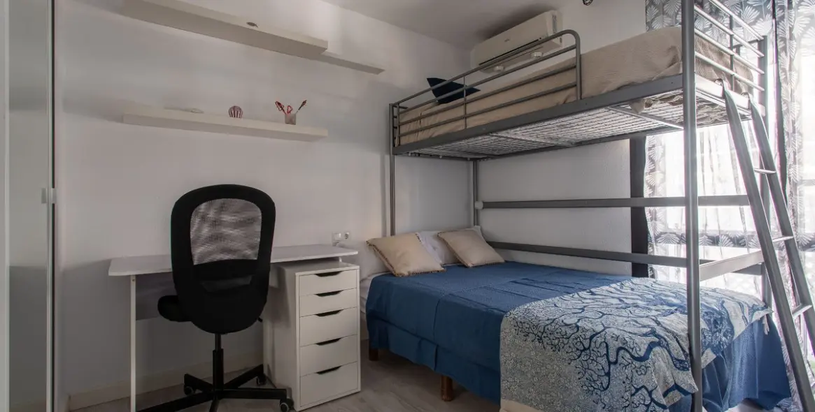 Долгосрочная аренда апартаментов на среднем этаже в Calahonda 12