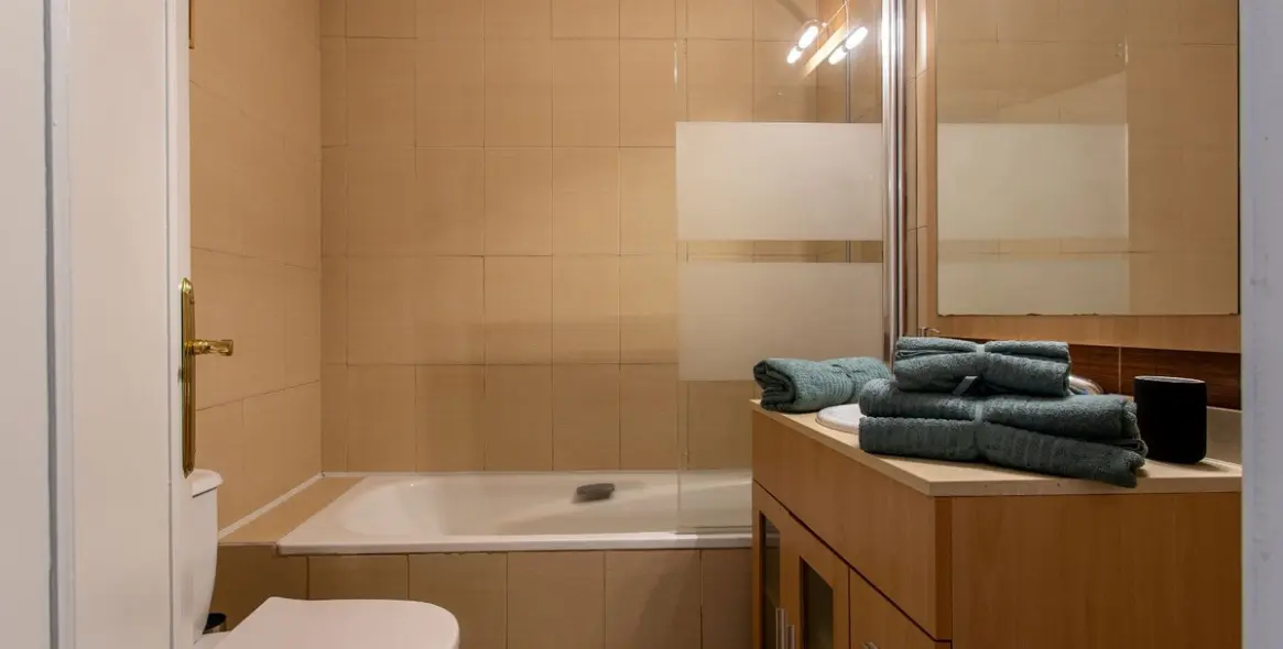 Долгосрочная аренда апартаментов на среднем этаже в Calahonda 14