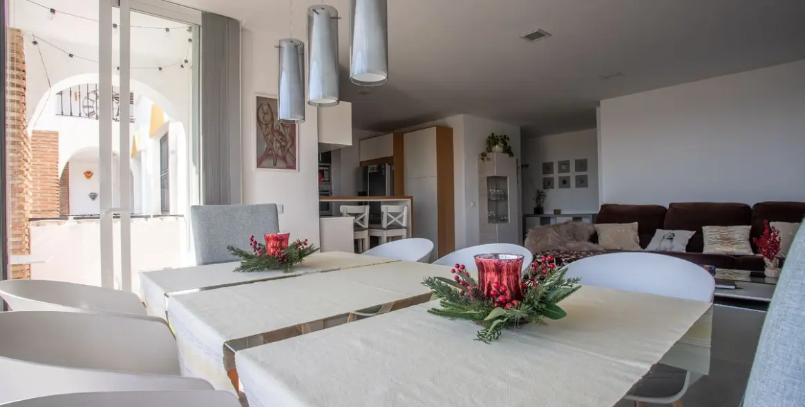 Долгосрочная аренда апартаментов на среднем этаже в Calahonda 18