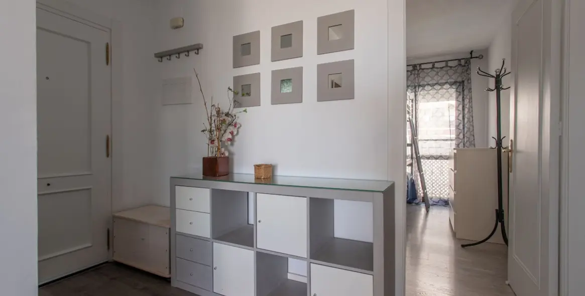 Долгосрочная аренда апартаментов на среднем этаже в Calahonda 19