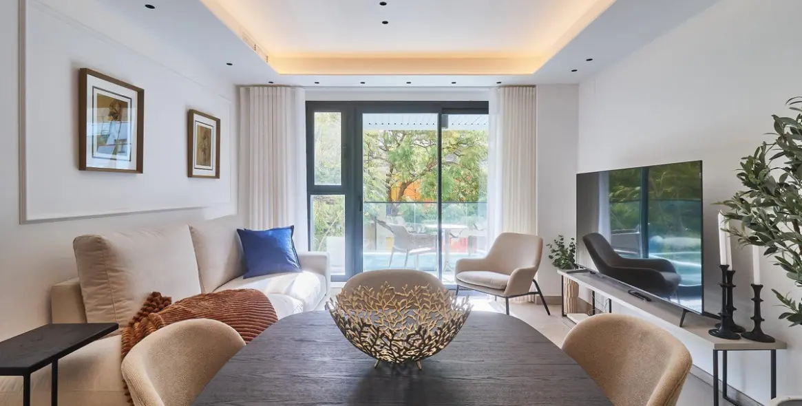 Sale of middle floor apartment in Fuengirola 1