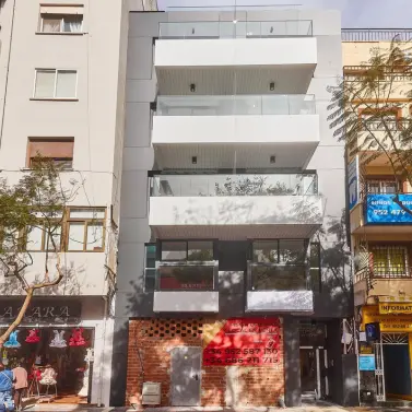 Sale of middle floor apartment in Fuengirola