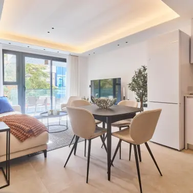 Sale of middle floor apartment in Fuengirola