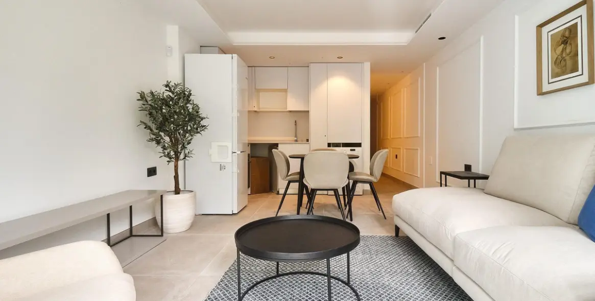 Sale of middle floor apartment in Fuengirola 13