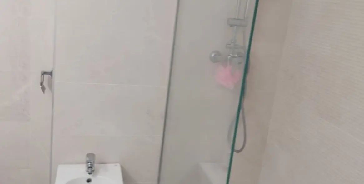 Sale of middle floor apartment in Fuengirola 2