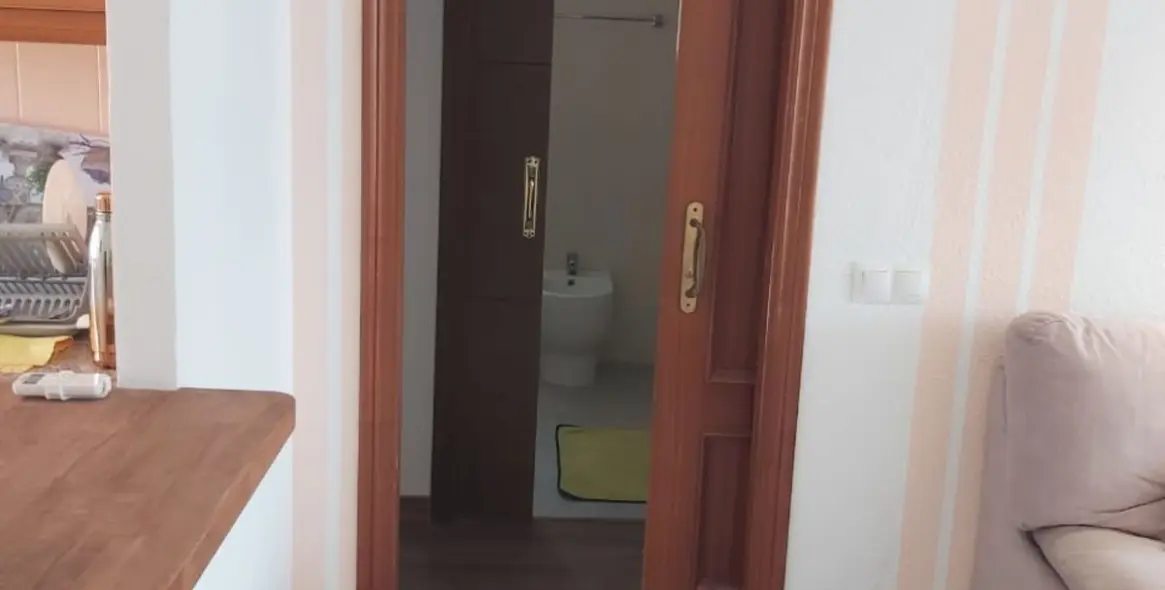 Sale of middle floor apartment in Fuengirola 6