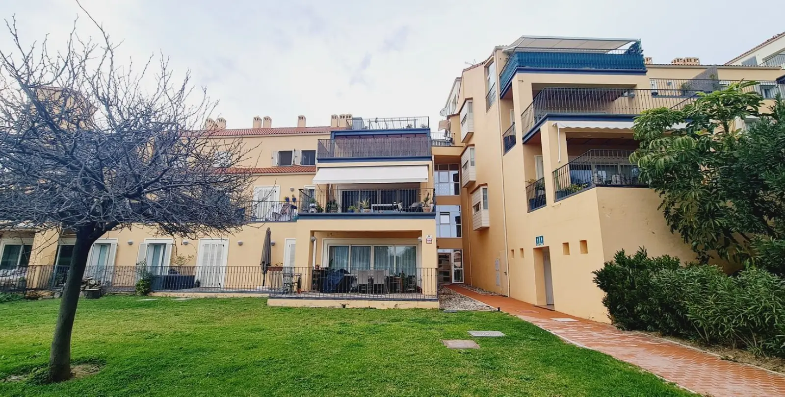 Sale of penthouse in Alhaurín de la Torre 27