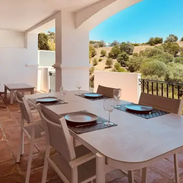 Продажа апартаментов на первом этаже в Altos de los Monteros