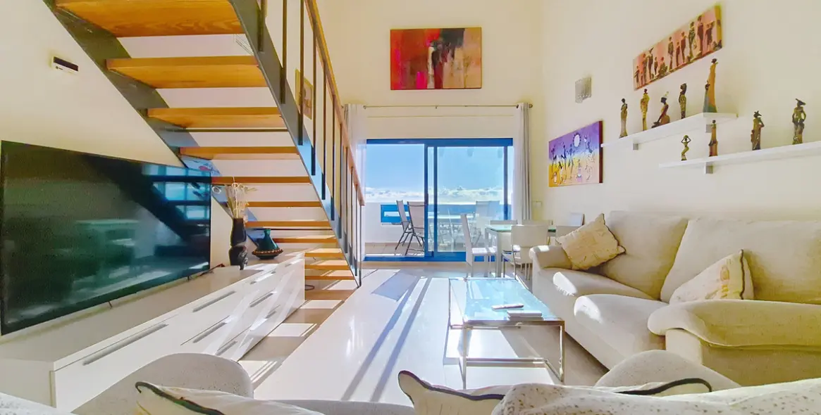 Sale of penthouse duplex in La Duquesa 3