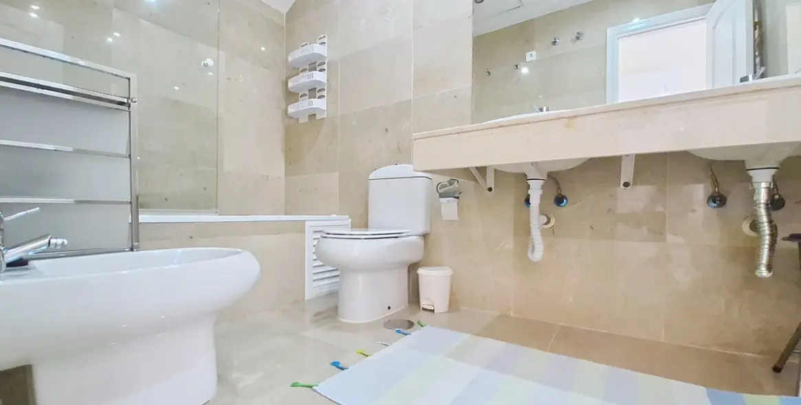 Sale of penthouse duplex in La Duquesa 11