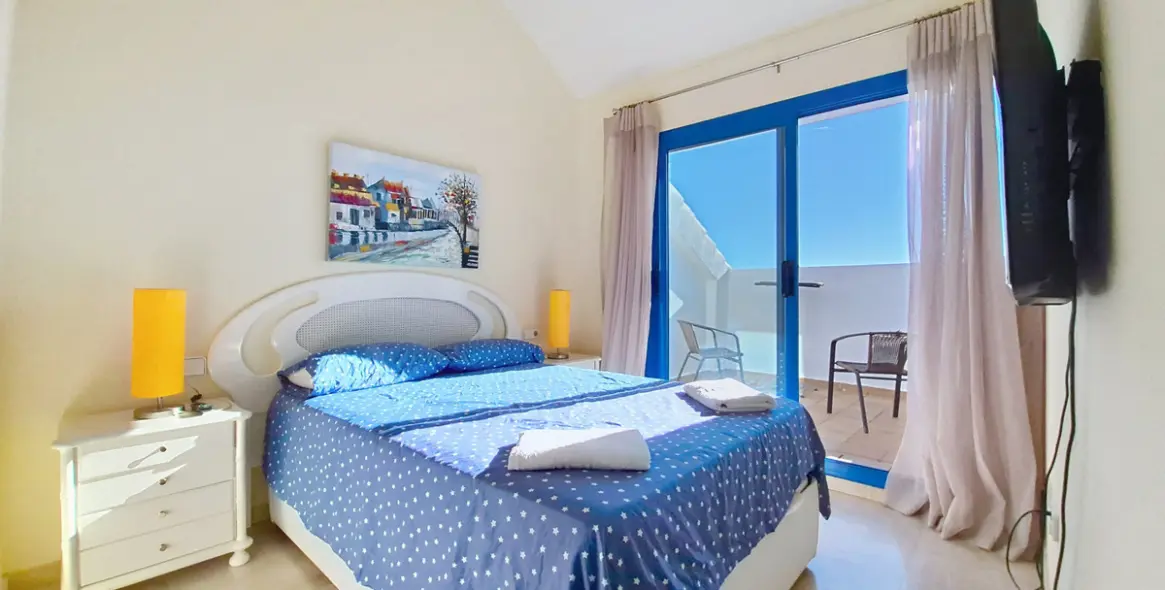 Sale of penthouse duplex in La Duquesa 13