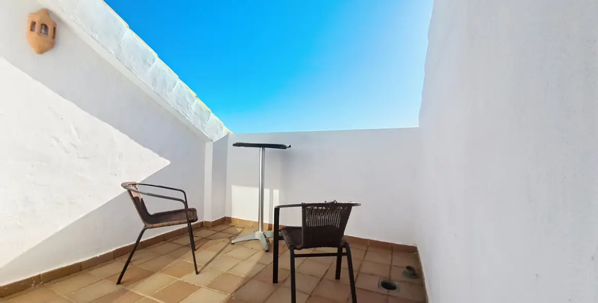 Sale of penthouse duplex in La Duquesa 14