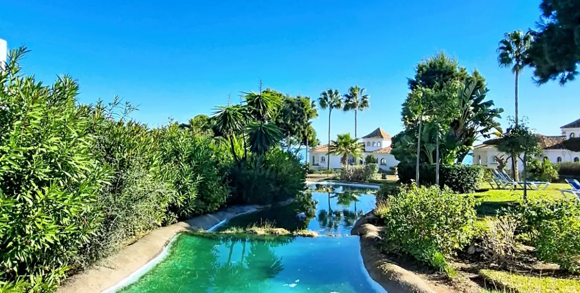 Sale of penthouse duplex in La Duquesa 19