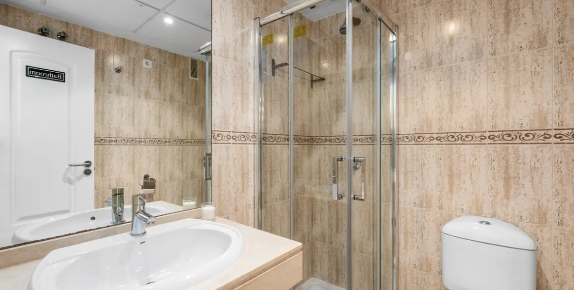 Sale of penthouse duplex in La Duquesa 21