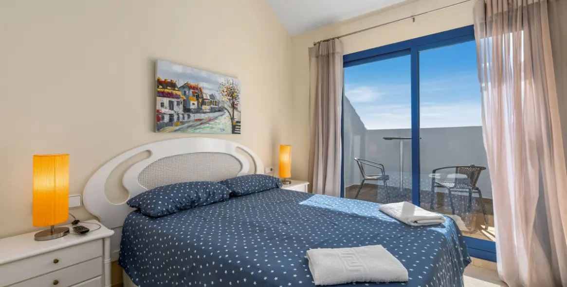 Sale of penthouse duplex in La Duquesa 22