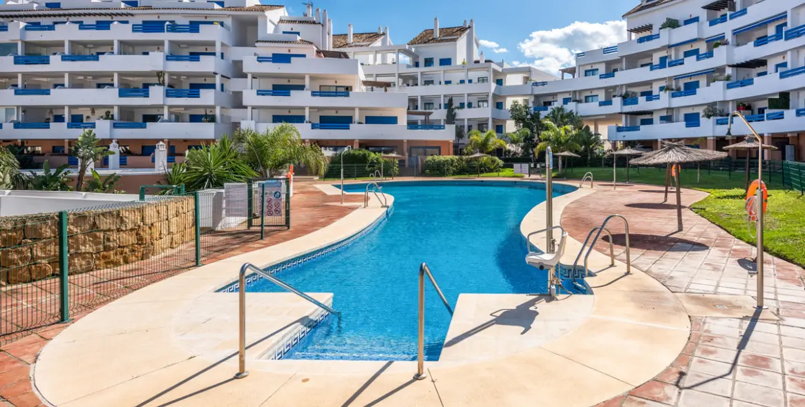 Sale of penthouse duplex in La Duquesa 33