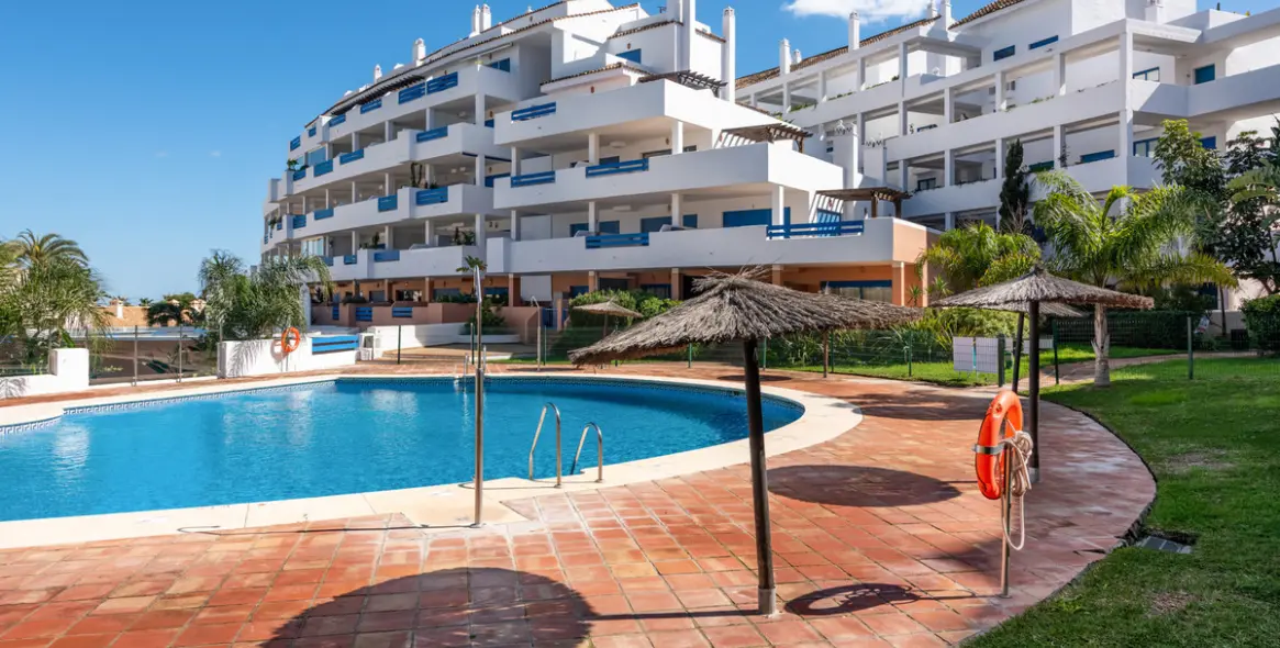 Sale of penthouse duplex in La Duquesa 34