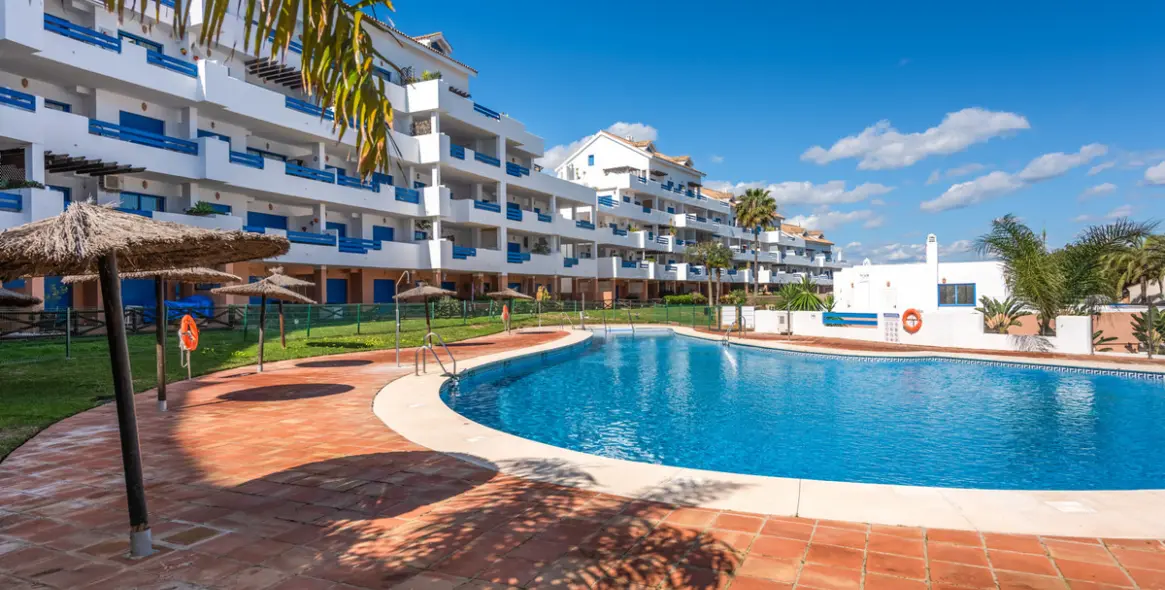 Sale of penthouse duplex in La Duquesa 35