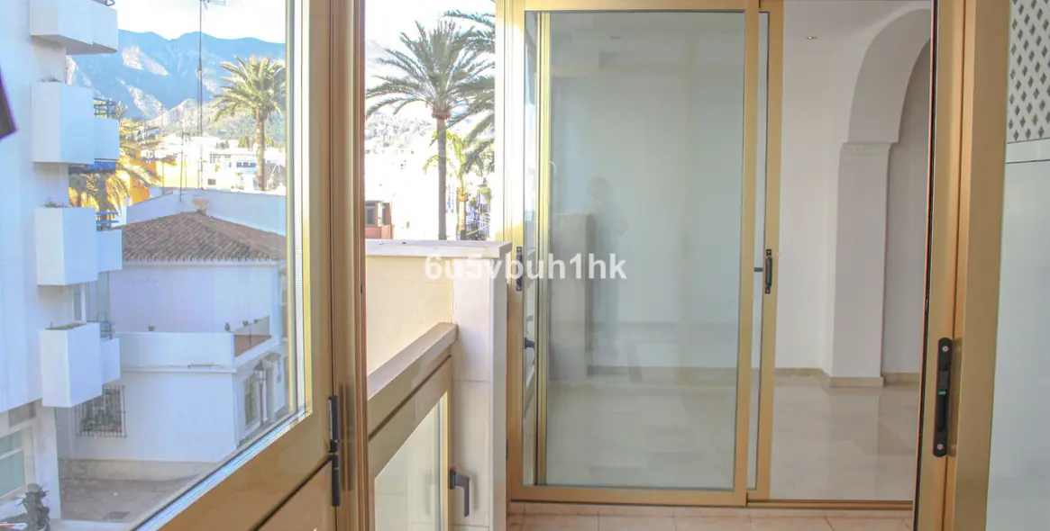 Продажа апартаментов на первом этаже в Marbella Centro 18