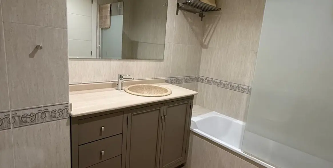 Продажа апартаментов на среднем этаже в Marbella 10