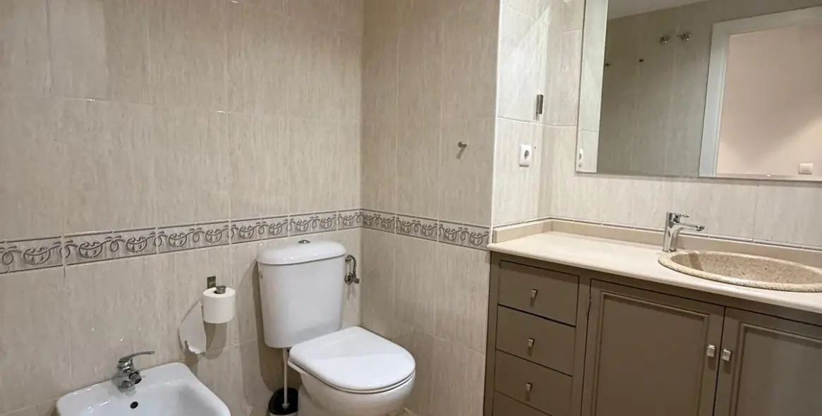 Sale of middle floor apartment in Marbella 22