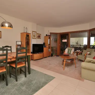 Sale of middle floor apartment in Benalmadena