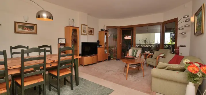 Sale of middle floor apartment in Benalmadena 1