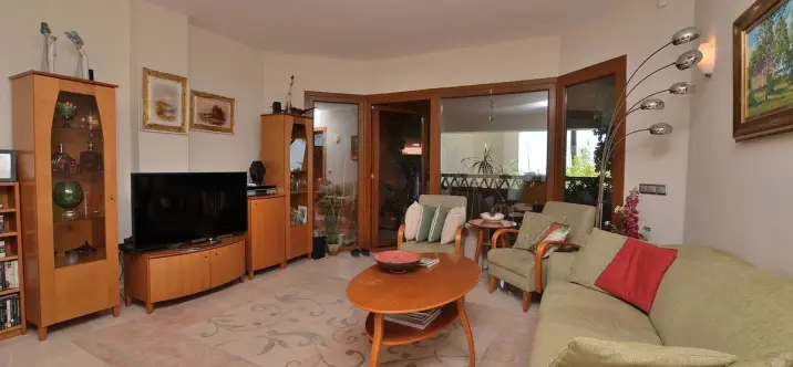 Sale of middle floor apartment in Benalmadena 2