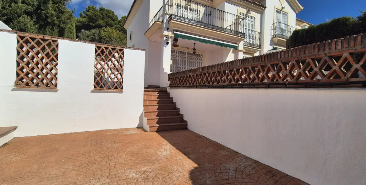 Sale of semi-detached house in Alhaurin Golf 1