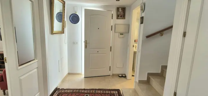 Продажа дома на две семьи в Alhaurin Golf 3