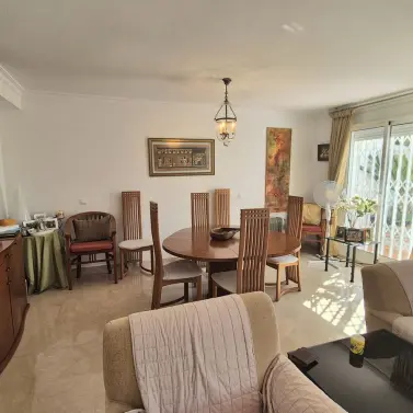 Продажа дома на две семьи в Alhaurin Golf