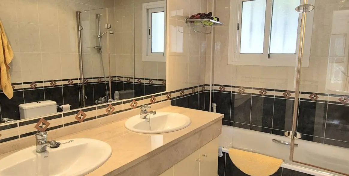 Sale of semi-detached house in Alhaurin Golf 17