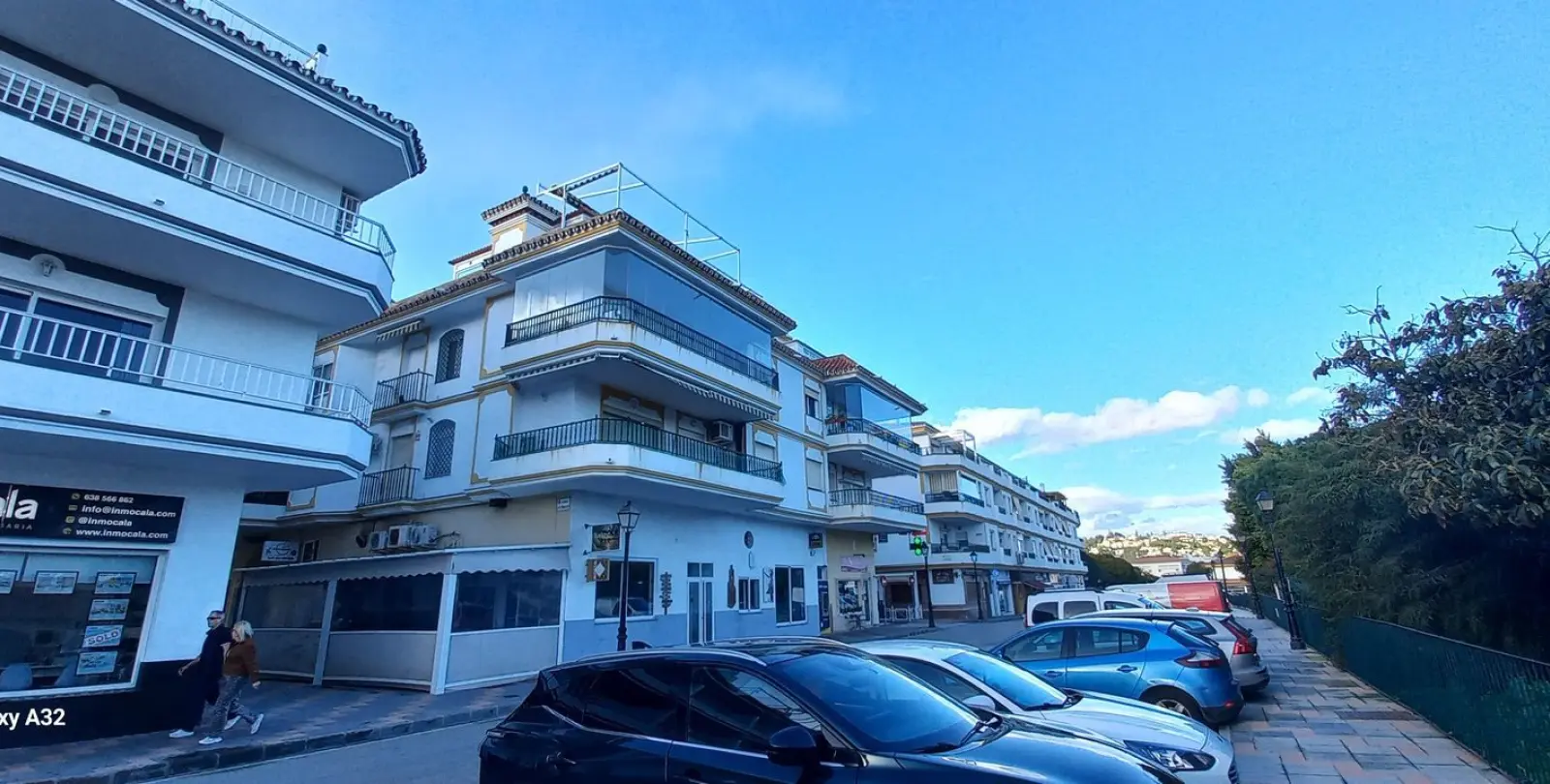 Sale of middle floor apartment in La Cala de Mijas 2
