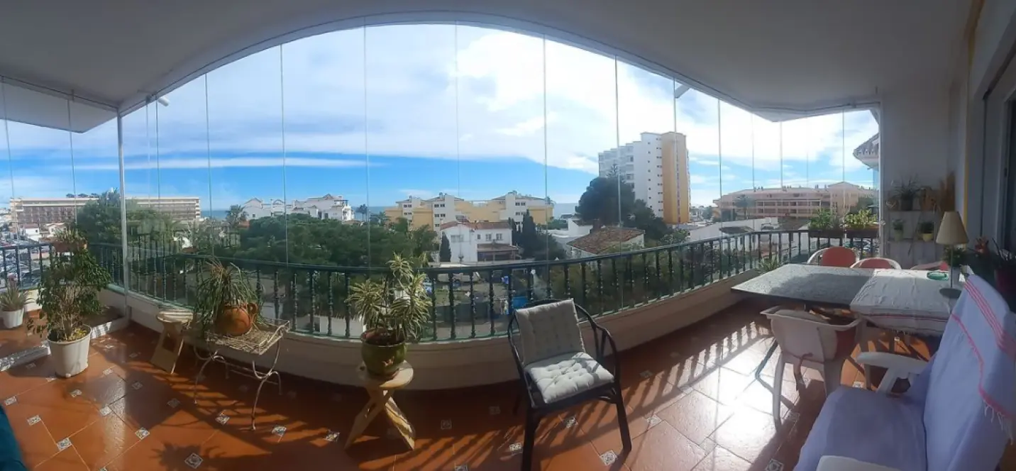 Sale of middle floor apartment in La Cala de Mijas 2