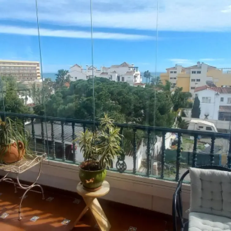 Sale of middle floor apartment in La Cala de Mijas