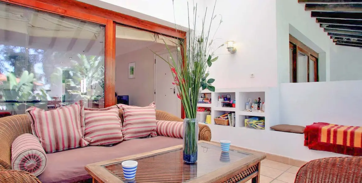 Sale of middle floor apartment in Marbella 2