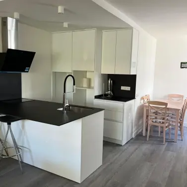 Продажа апартаментов на среднем этаже в Marbella