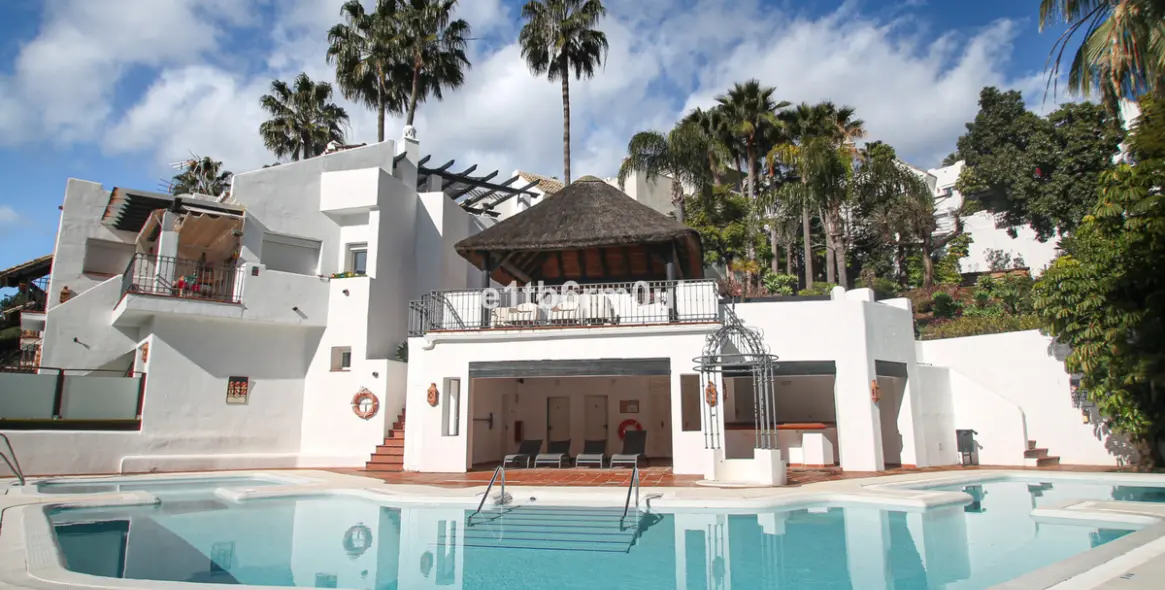 Venta de adosado en Istán 1