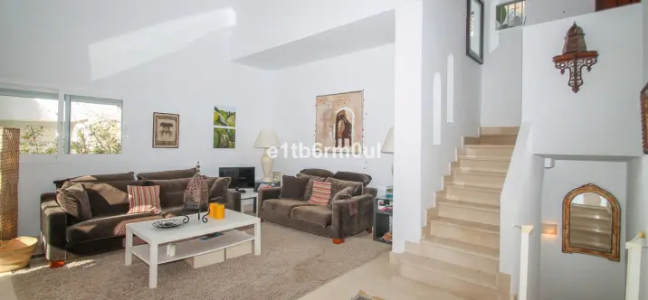 Venta de adosado en Istán 1