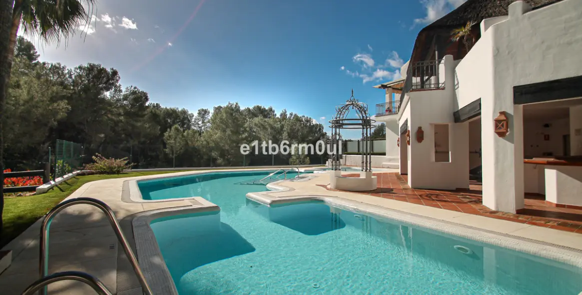 Venta de adosado en Istán 6